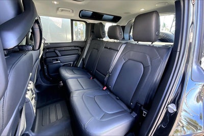 2026 Land Rover Defender 110 X-Dynamic SE