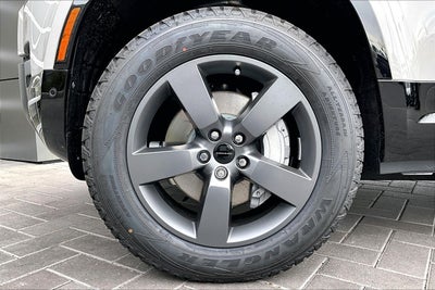 2026 Land Rover Defender 110 X-Dynamic SE