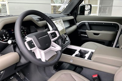 2026 Land Rover Defender 110 X-Dynamic SE