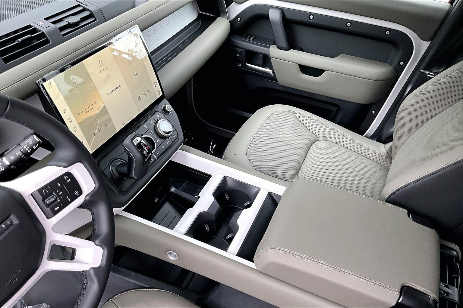 2026 Land Rover Defender 110 X-Dynamic SE