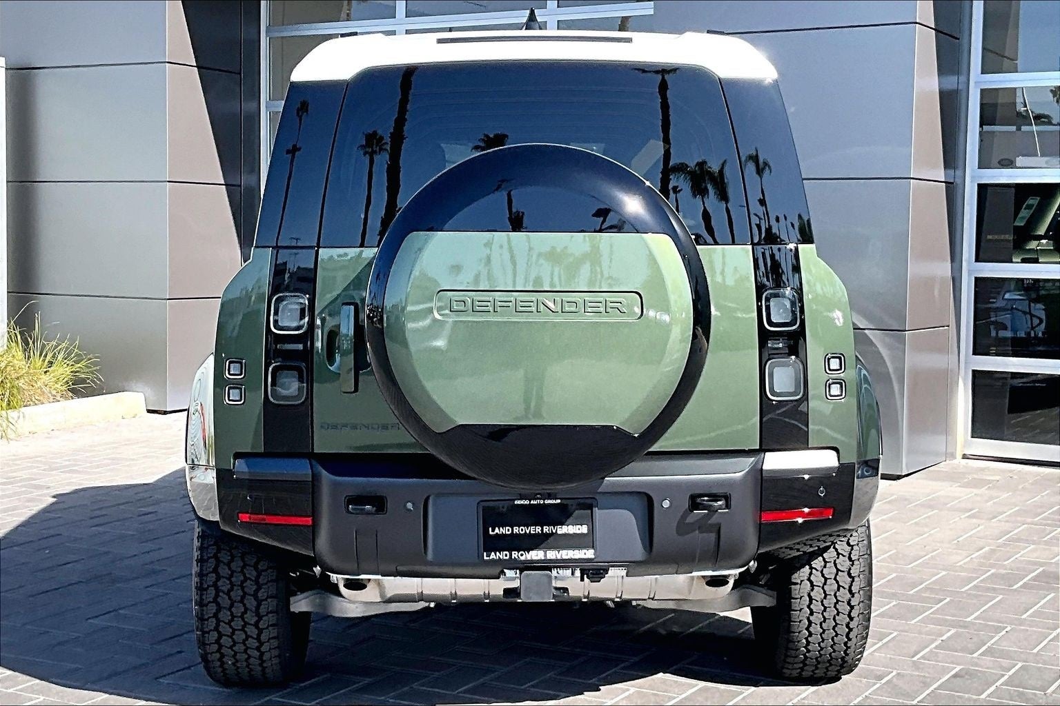 2026 Land Rover Defender 110 X-Dynamic SE