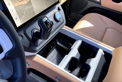 2026 Land Rover Defender 110 X-Dynamic SE