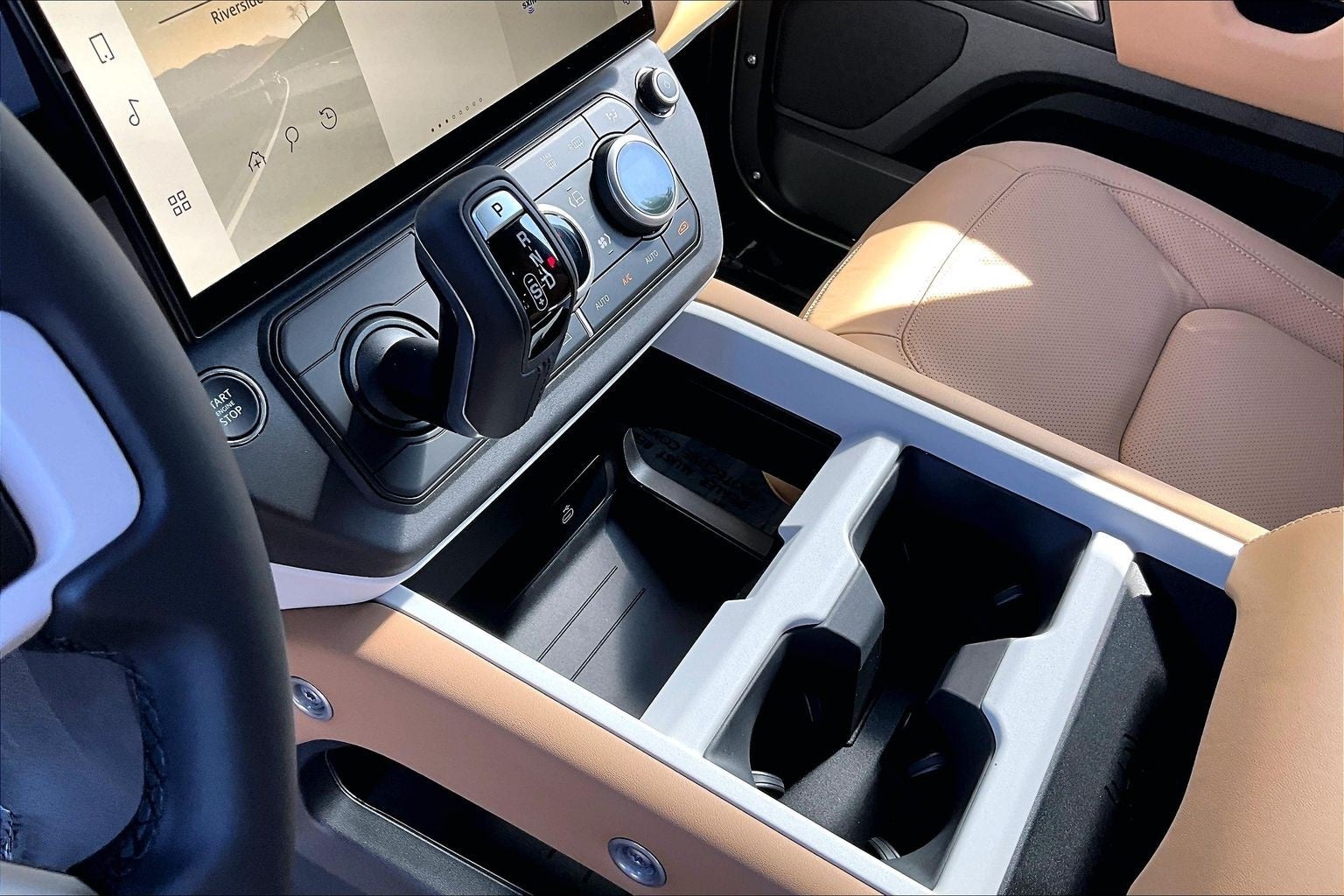 2026 Land Rover Defender 110 X-Dynamic SE