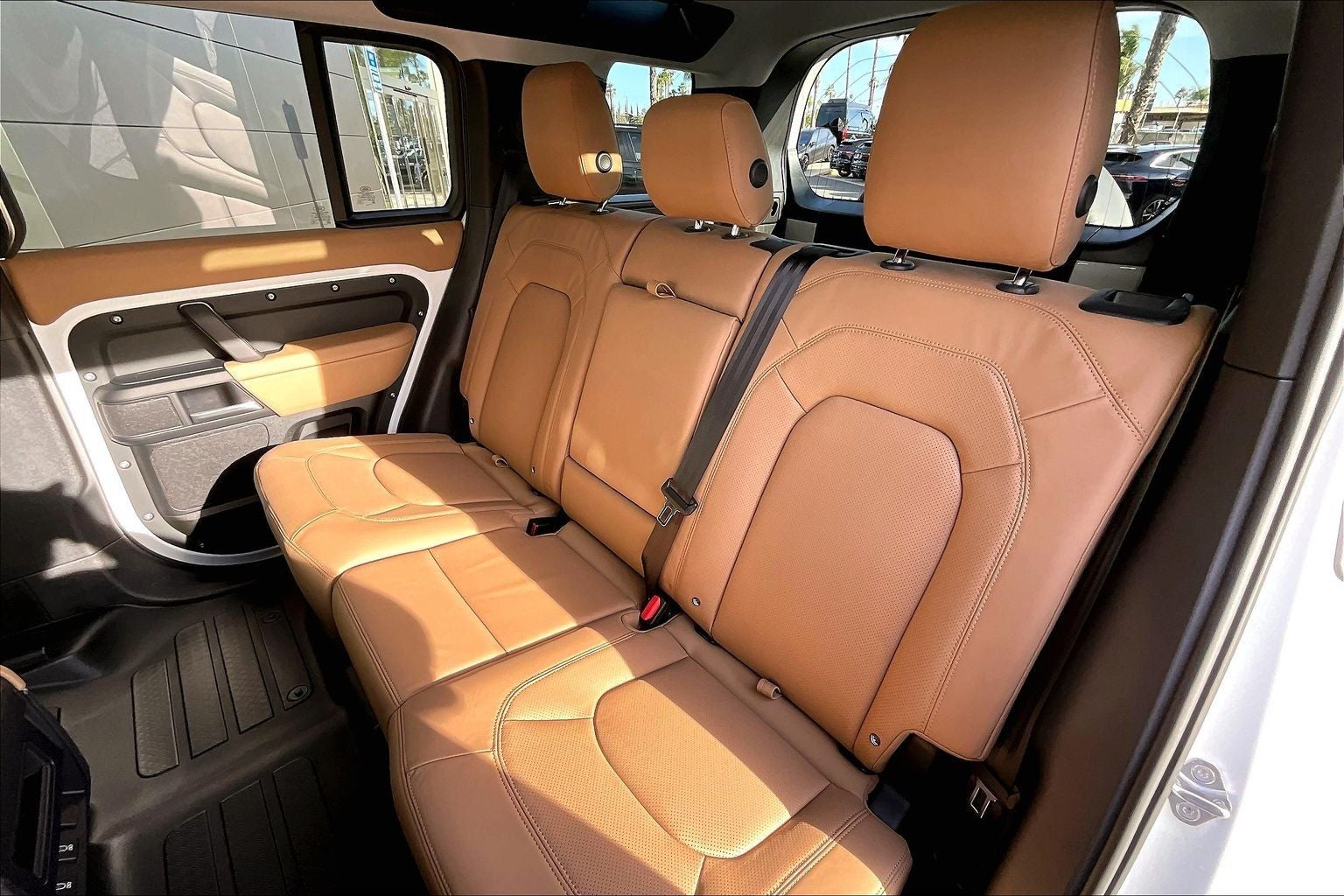 2026 Land Rover Defender 110 X-Dynamic SE