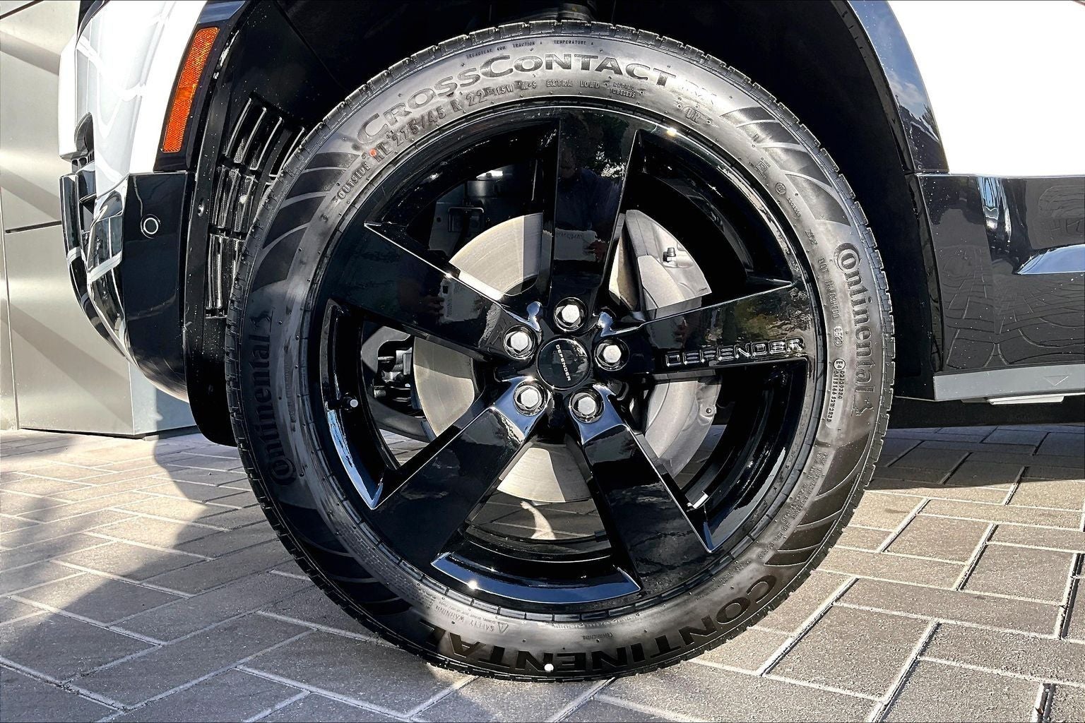 2026 Land Rover Defender 110 X-Dynamic SE