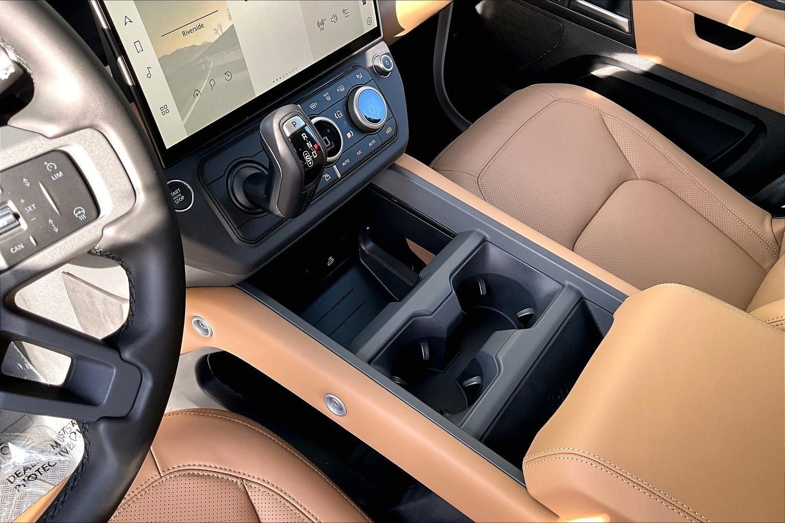 2026 Land Rover Defender 110 X-Dynamic SE