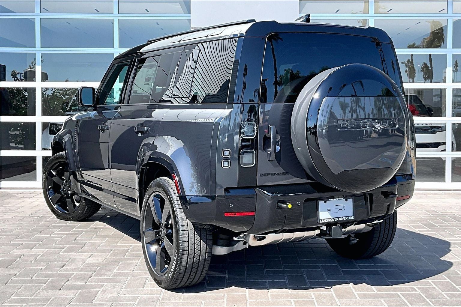 2026 Land Rover Defender 110 X-Dynamic SE