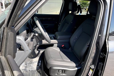 2026 Land Rover Defender 110 X-Dynamic SE