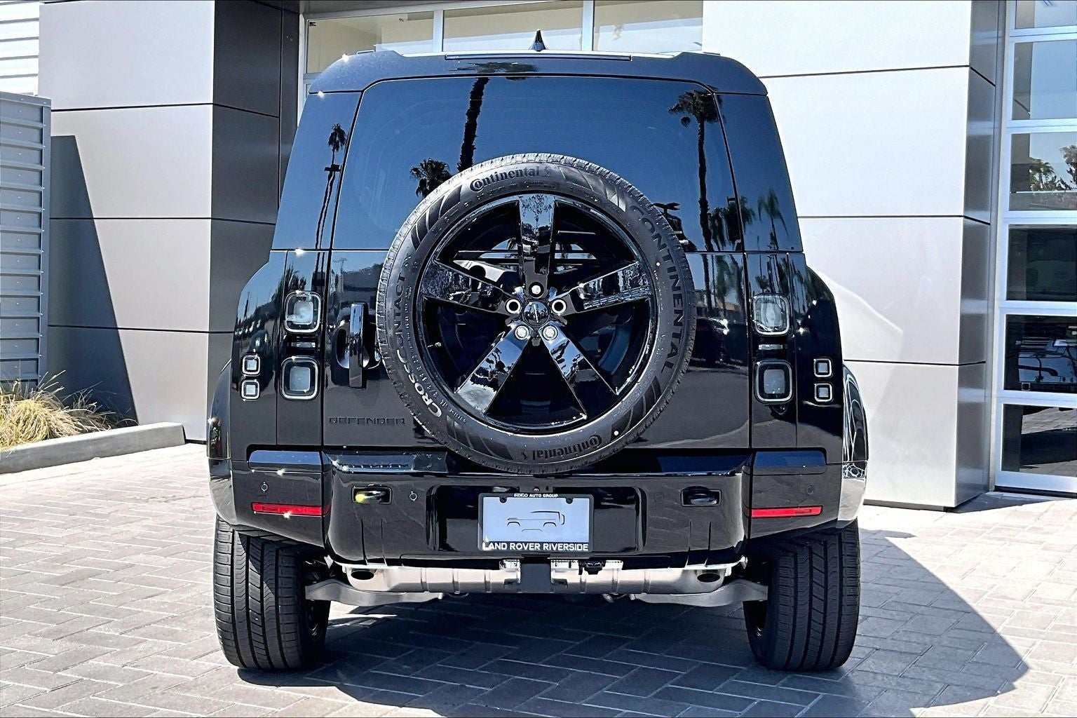 2026 Land Rover Defender 110 X-Dynamic SE