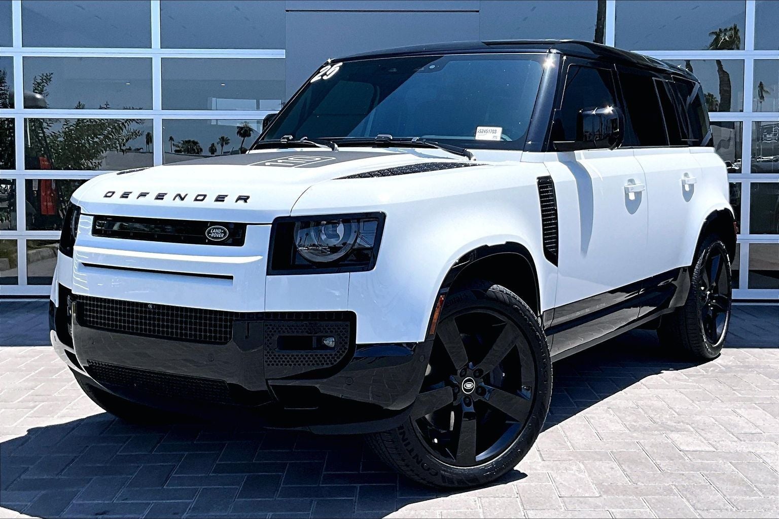 2025 Land Rover Defender 110 X-Dynamic SE