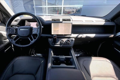 2025 Land Rover Defender 110 X-Dynamic SE