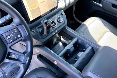2025 Land Rover Defender 110 X-Dynamic SE