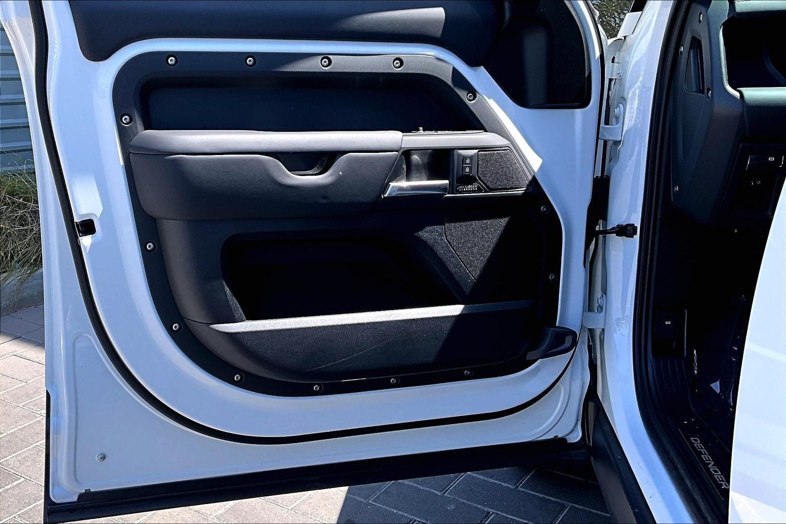 2025 Land Rover Defender 110 X-Dynamic SE