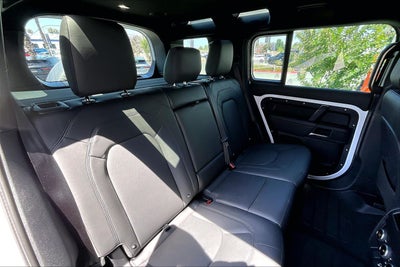 2025 Land Rover Defender 110 X-Dynamic SE