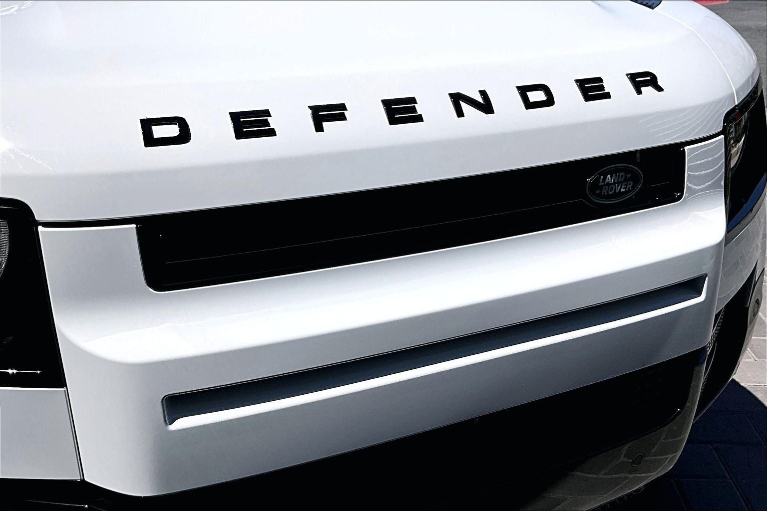 2025 Land Rover Defender 110 X-Dynamic SE