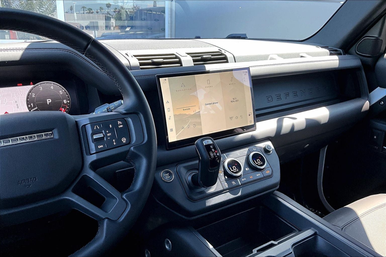 2025 Land Rover Defender 110 X-Dynamic SE