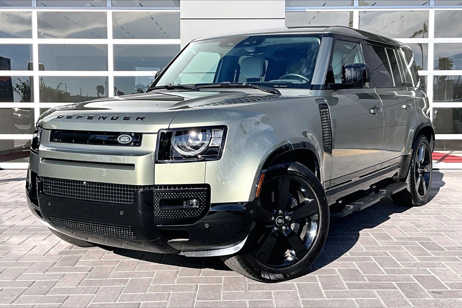2025 Land Rover Defender 110 X-Dynamic SE