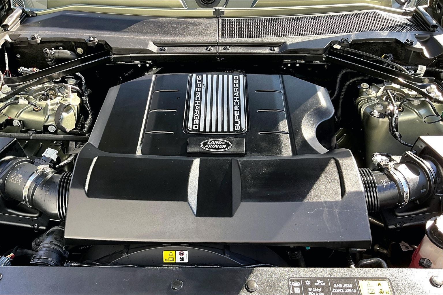 2025 Land Rover Defender 110 X-Dynamic SE
