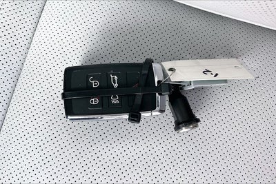 2025 Land Rover Defender 110 X-Dynamic SE