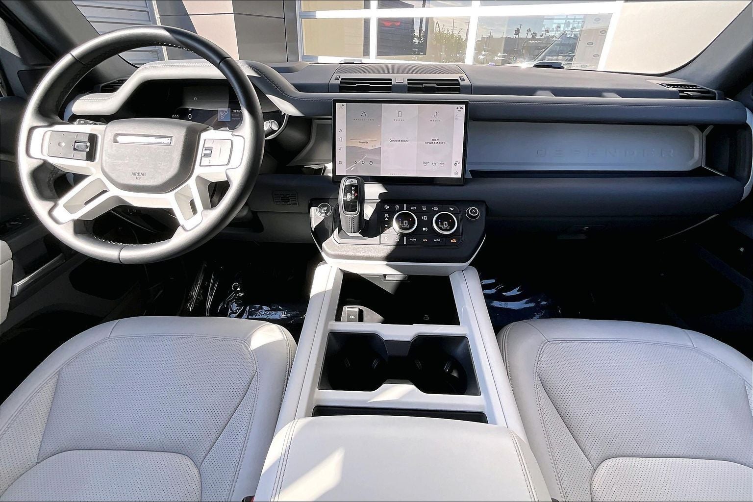 2025 Land Rover Defender 110 X-Dynamic SE
