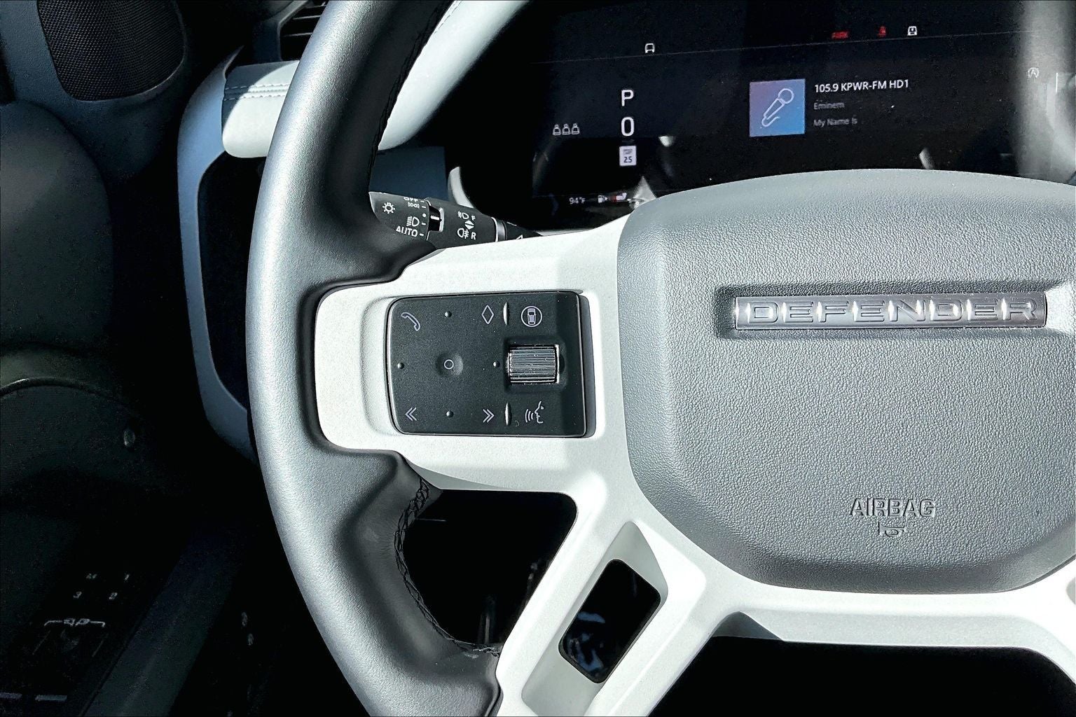 2025 Land Rover Defender 110 X-Dynamic SE