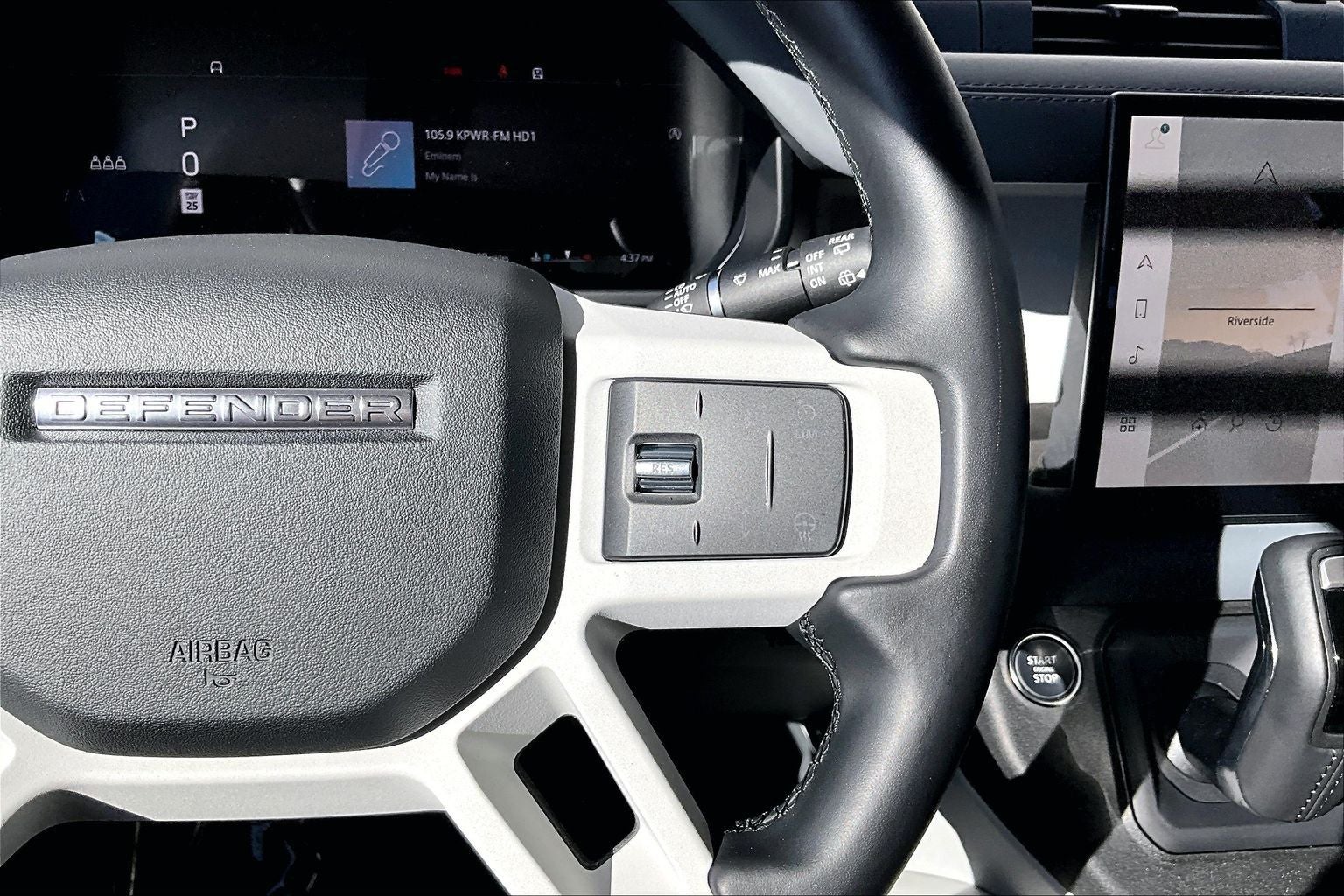 2025 Land Rover Defender 110 X-Dynamic SE
