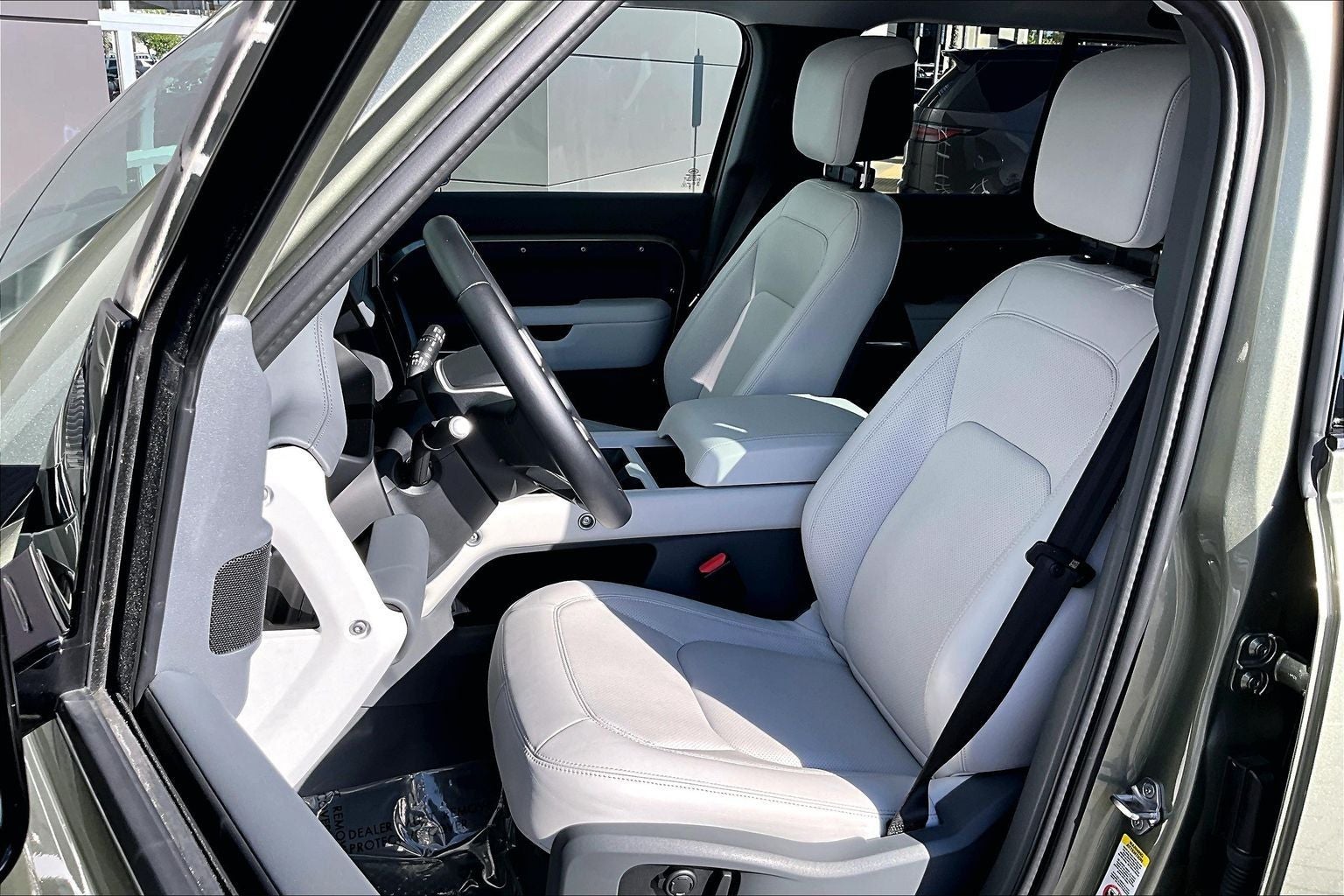 2025 Land Rover Defender 110 X-Dynamic SE