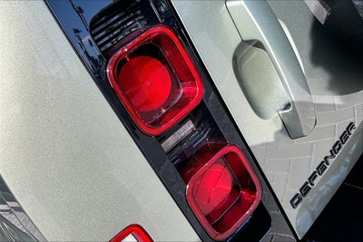 2025 Land Rover Defender 110 X-Dynamic SE