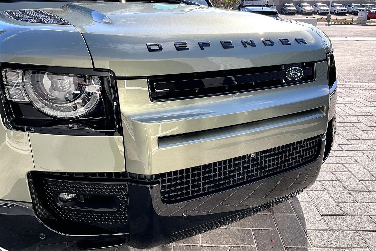2025 Land Rover Defender 110 X-Dynamic SE