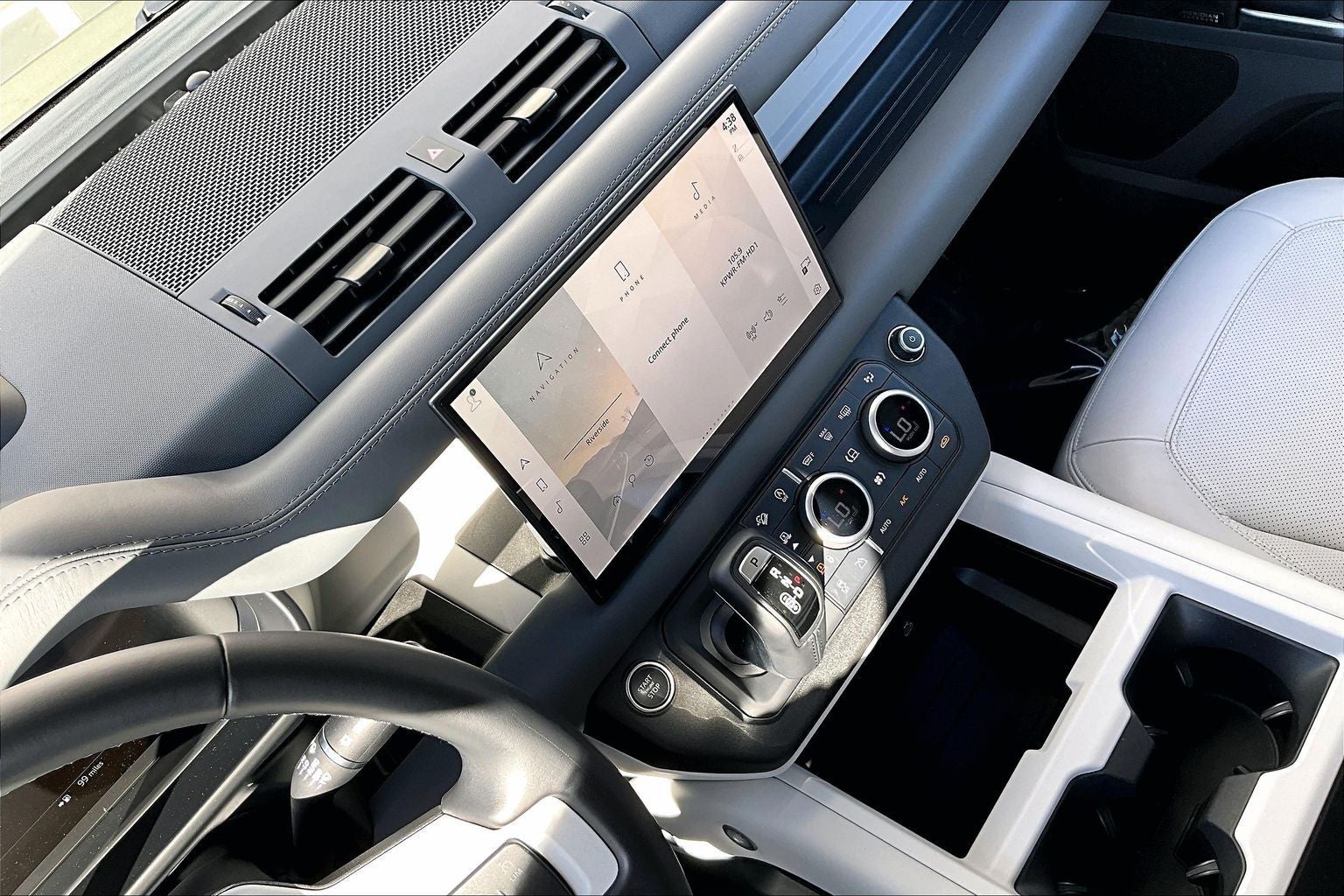 2025 Land Rover Defender 110 X-Dynamic SE