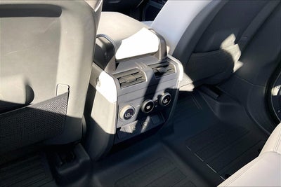 2025 Land Rover Defender 110 X-Dynamic SE