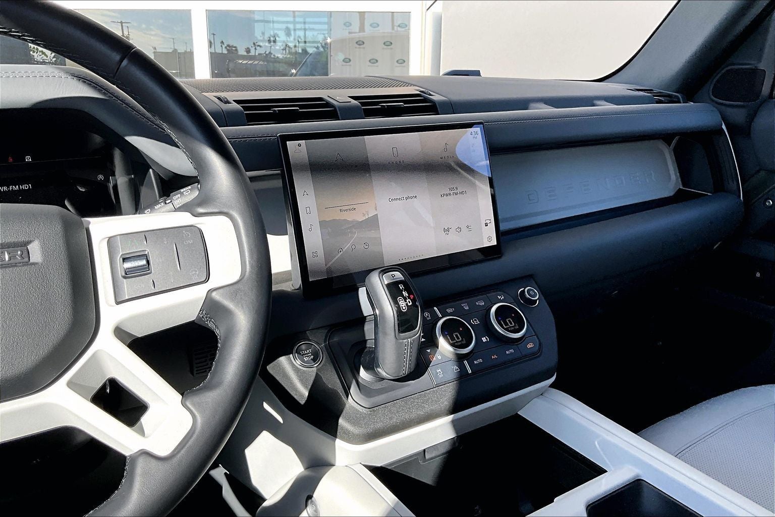 2025 Land Rover Defender 110 X-Dynamic SE