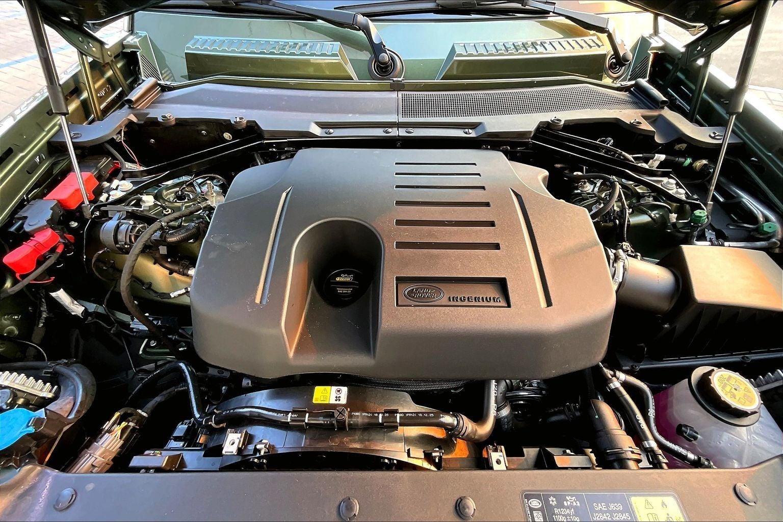 2026 Land Rover Defender 130 X-Dynamic SE