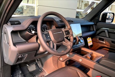 2026 Land Rover Defender 130 X-Dynamic SE