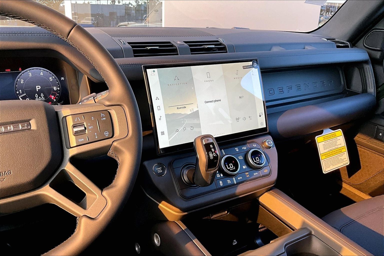 2026 Land Rover Defender 130 X-Dynamic SE