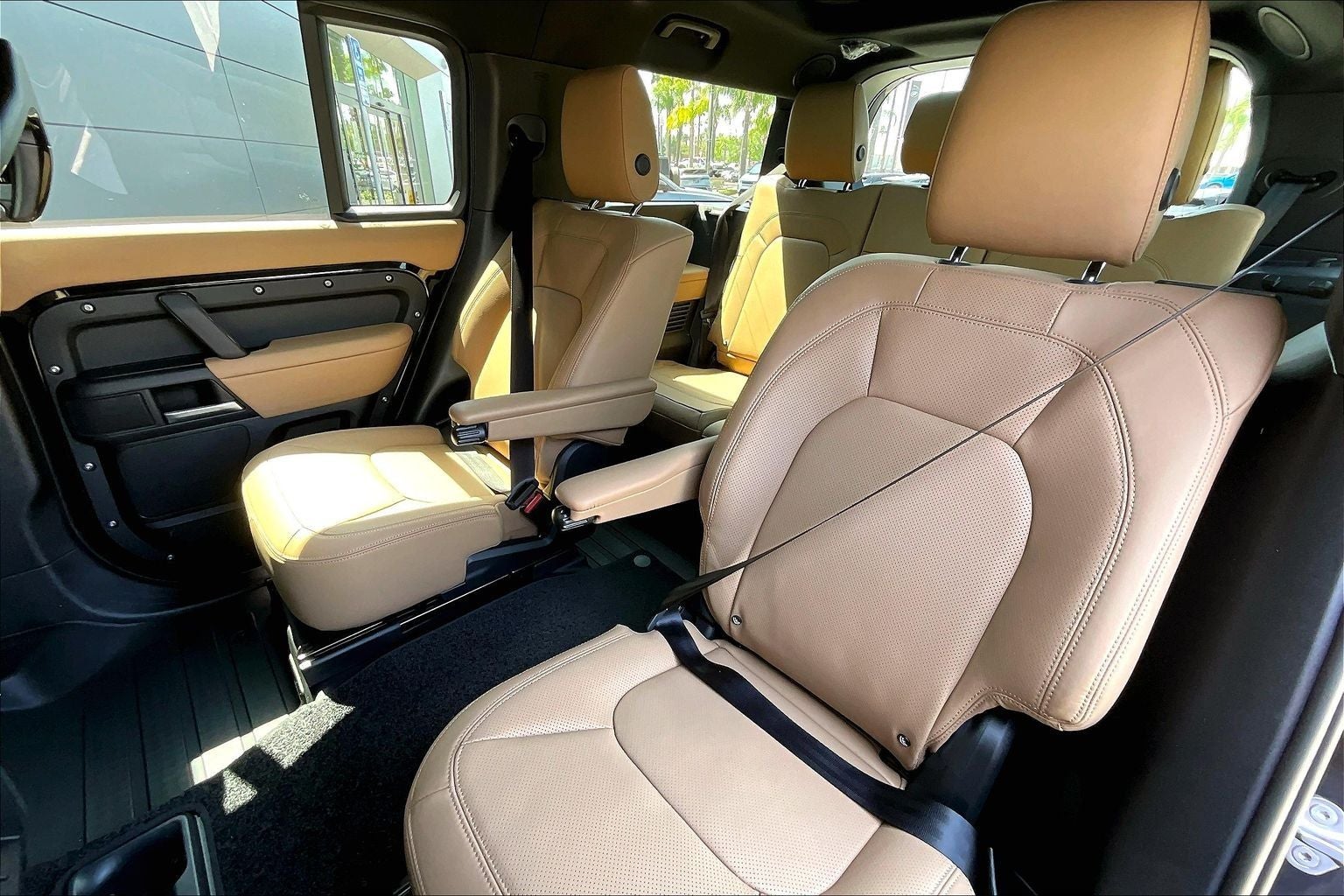 2026 Land Rover Defender 130 X-Dynamic SE