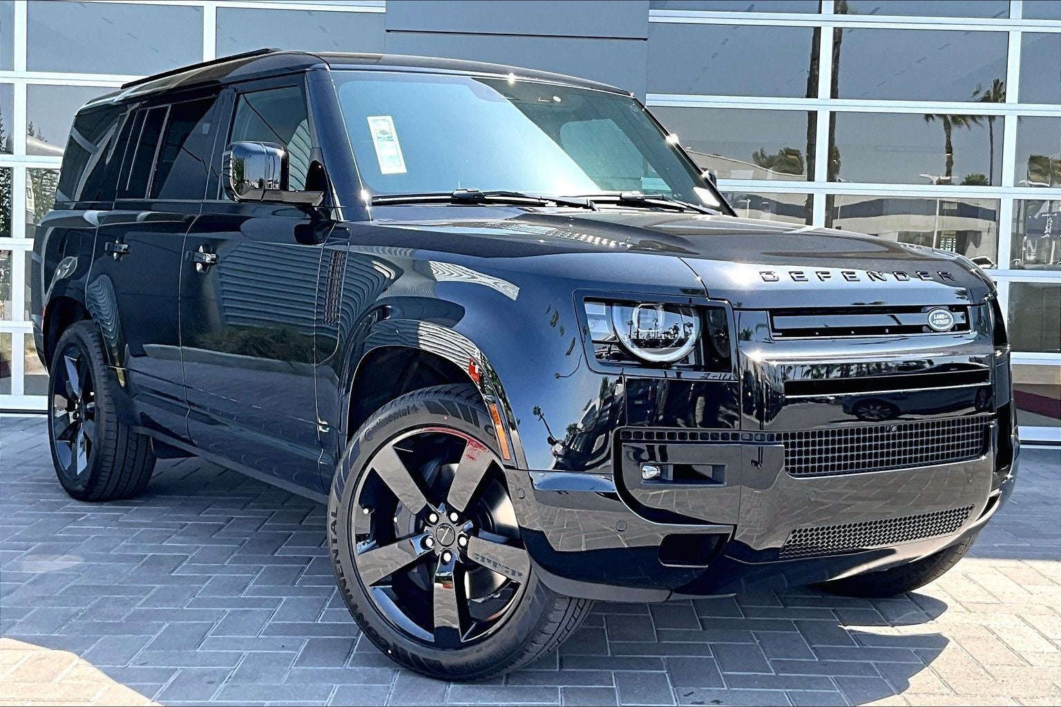 2026 Land Rover Defender 130 X-Dynamic SE