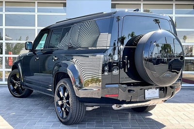 2026 Land Rover Defender 130 X-Dynamic SE