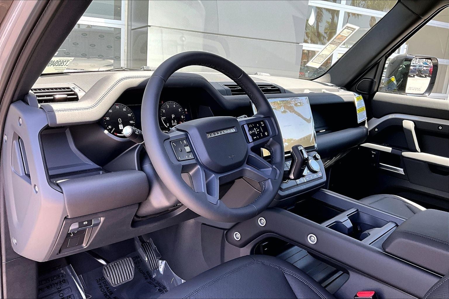 2026 Land Rover Defender 130 X-Dynamic SE