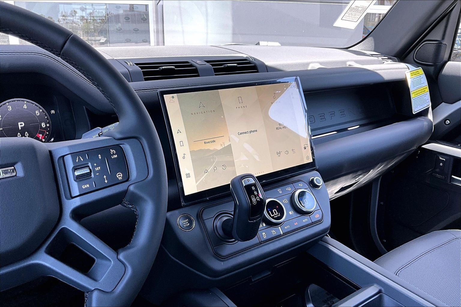 2026 Land Rover Defender 130 X-Dynamic SE