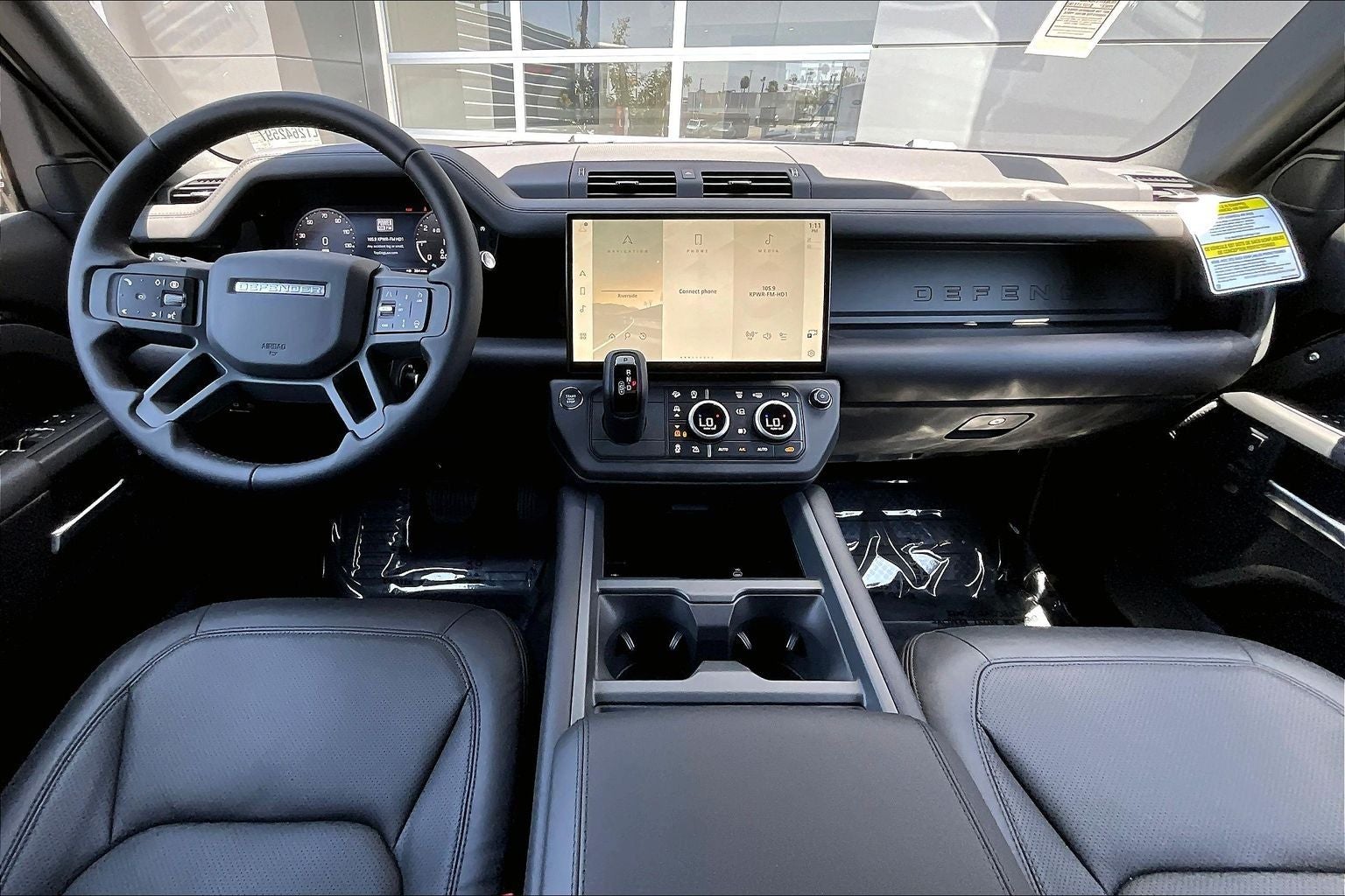 2026 Land Rover Defender 130 X-Dynamic SE