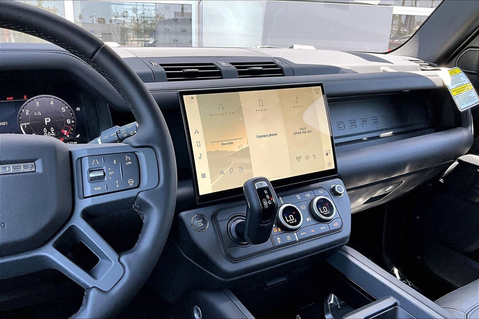 2026 Land Rover Defender 130 X-Dynamic SE