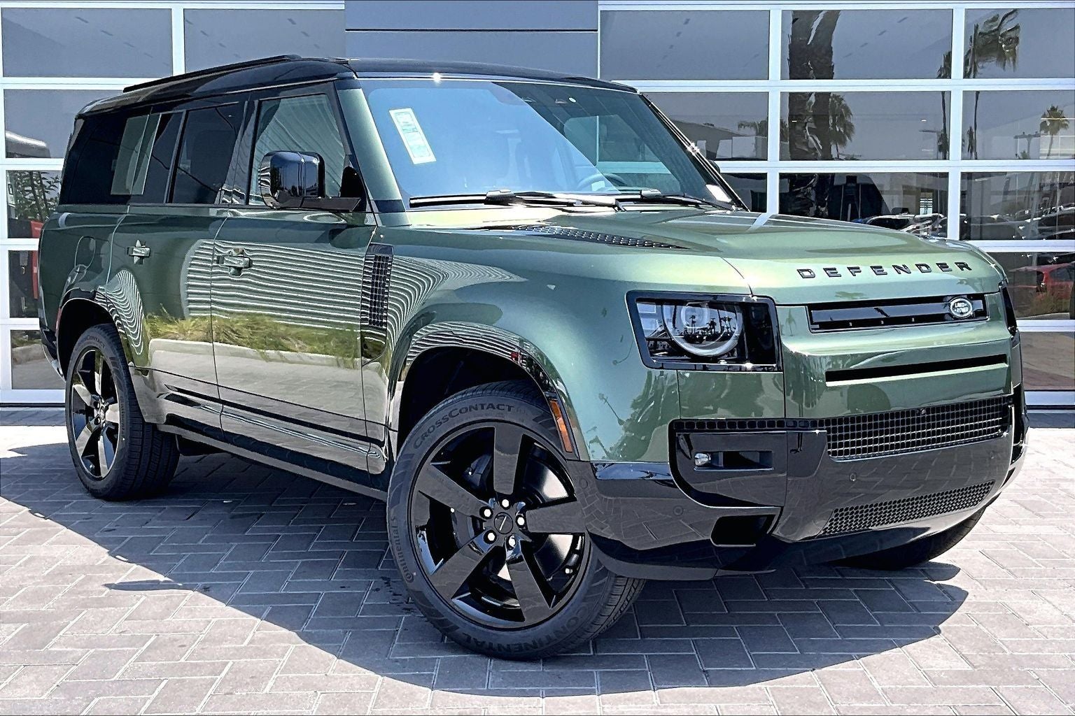 2026 Land Rover Defender 130 X-Dynamic SE