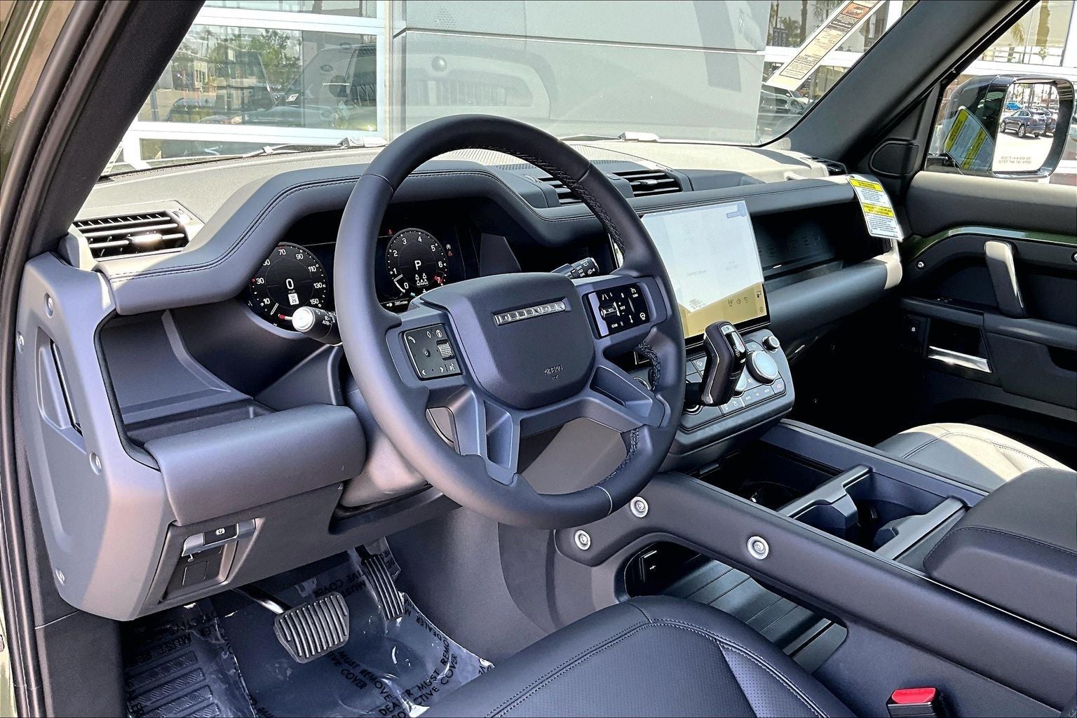2026 Land Rover Defender 130 X-Dynamic SE