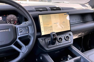 2026 Land Rover Defender 130 X-Dynamic SE