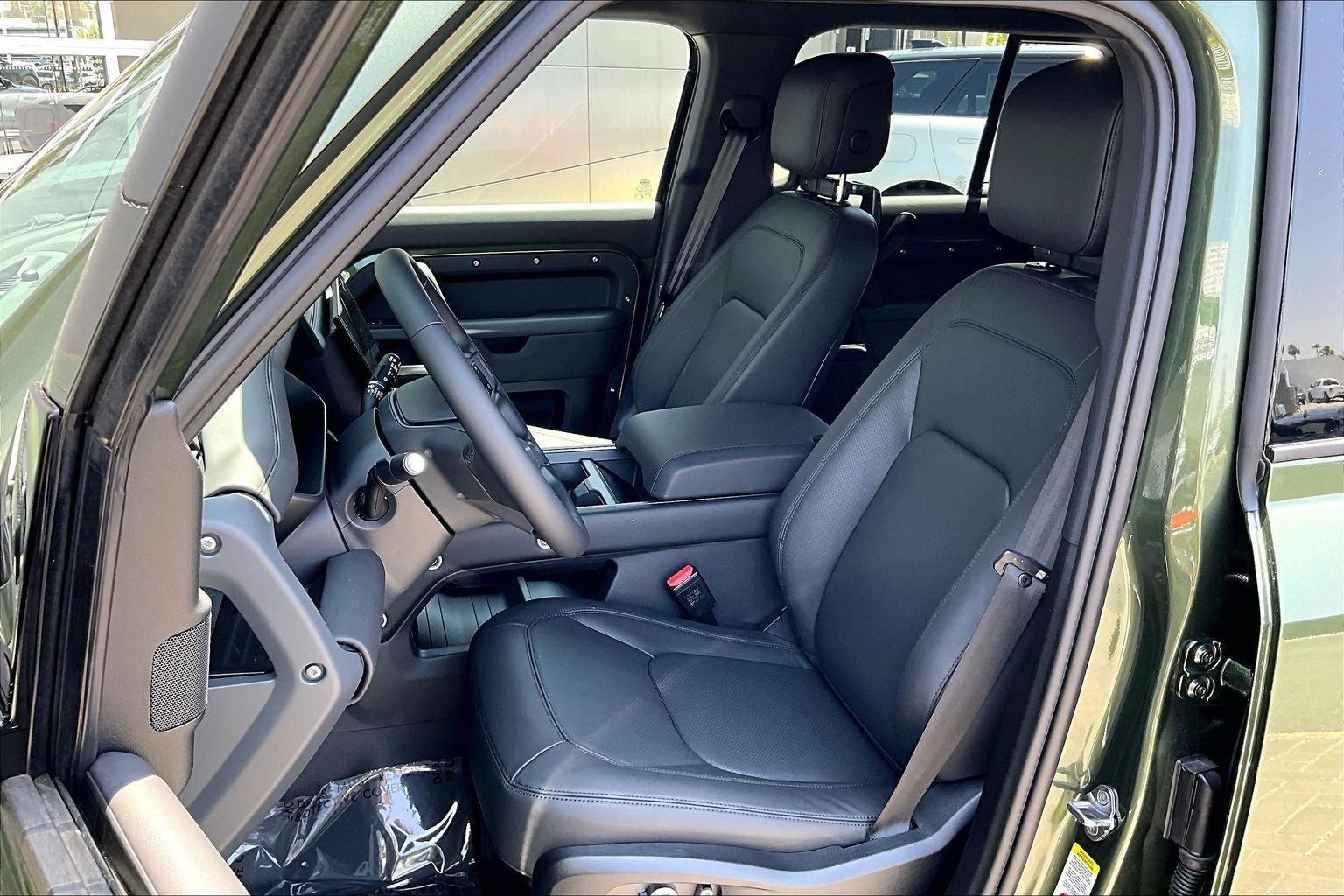 2026 Land Rover Defender 130 X-Dynamic SE