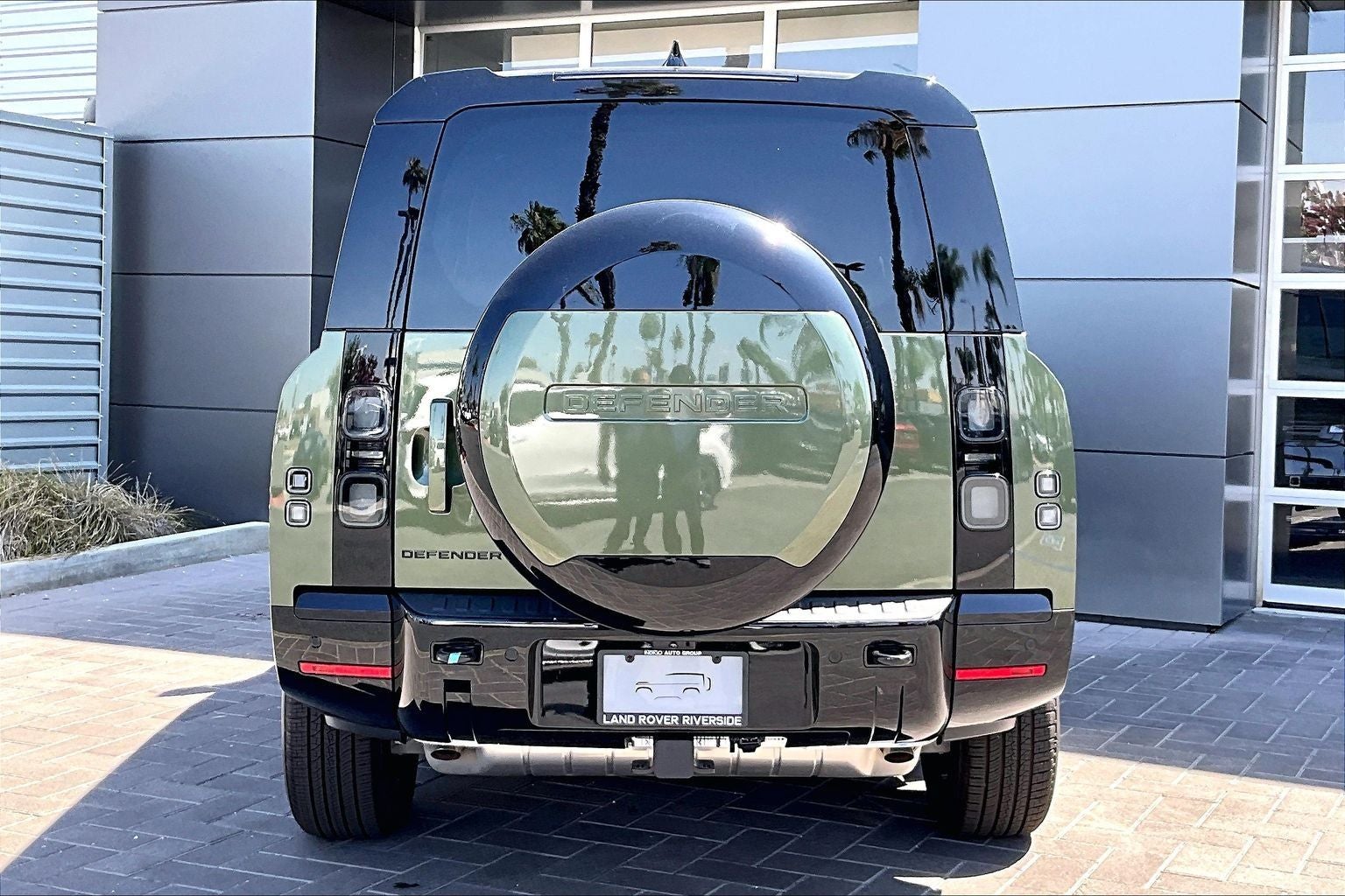 2026 Land Rover Defender 130 X-Dynamic SE