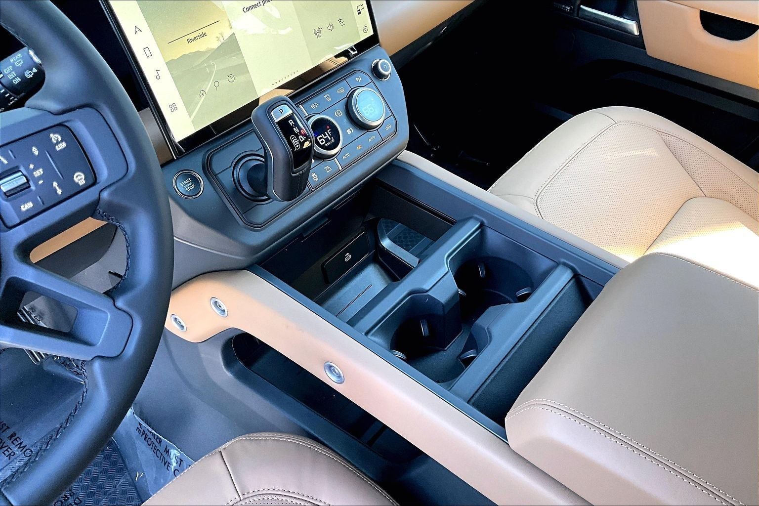 2026 Land Rover Defender 130 X-Dynamic SE