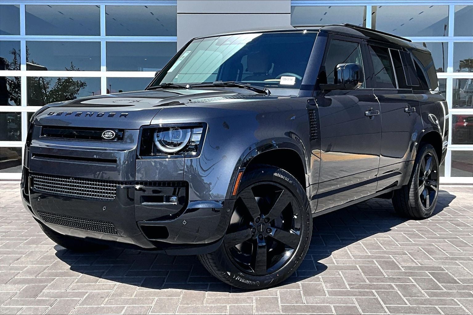 2026 Land Rover Defender 130 X-Dynamic SE