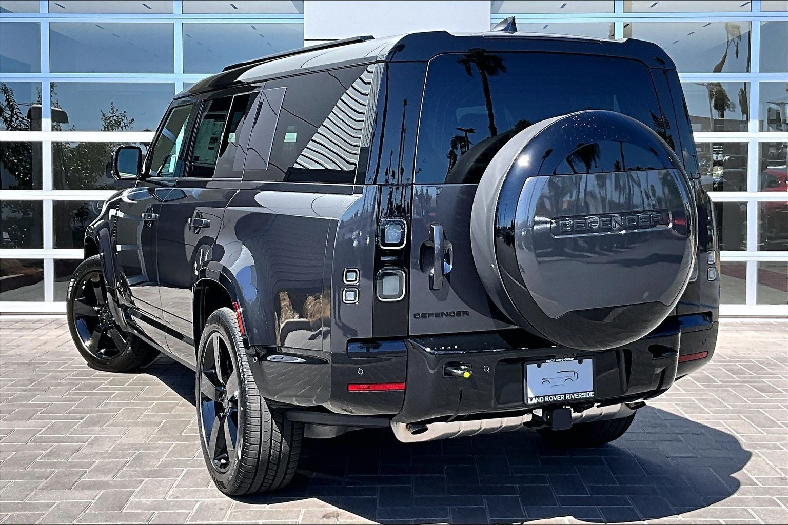 2026 Land Rover Defender 130 X-Dynamic SE